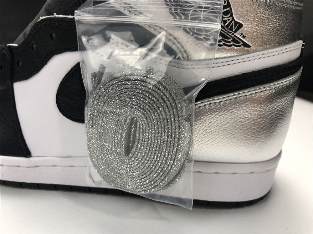 Air Jordan 1 Retro High OG 555088-010